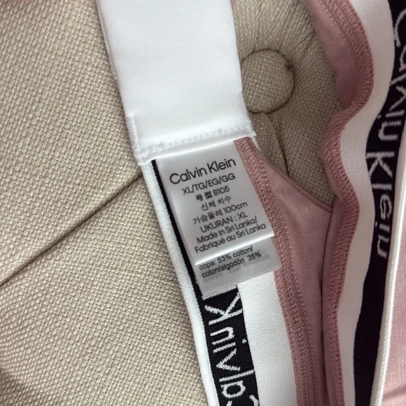 NWT Calvin Klein Pink Bra with Adjustable Straps and Elastic Band - Picture 3 of 8